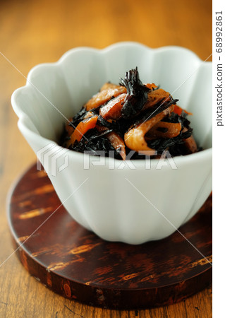 simmered hijiki  68992861