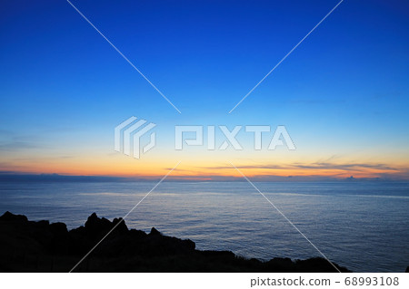 Evening view of the Sea of Japan on Sadogashima, dusk in the middle of summer 68993108