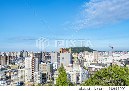 Matsuyama City, Ehime Prefecture: A view of Matsuyama City from the Dogo Park Observatory 68993901