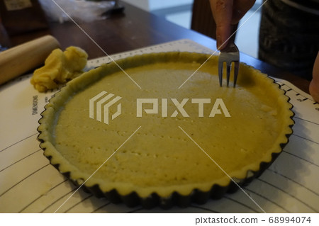 使核桃派的底部毛孔 使核桃派的底部毛孔 68994074