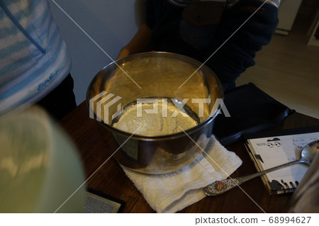 在家製作核桃派 在家製作核桃派 68994627