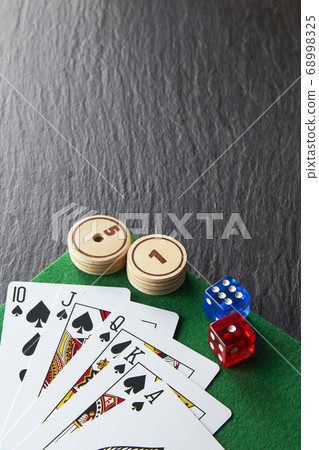 Gambling poker 68998325