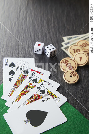 Gambling poker 68998330