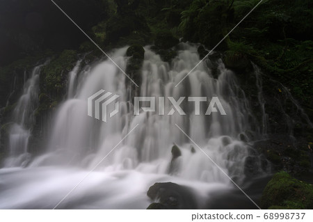 Motoyuki underwater water Motoyuki underwater water 68998737