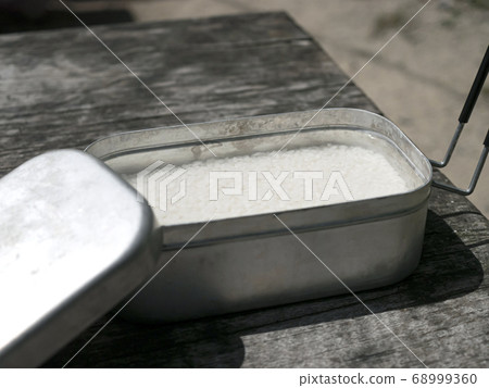 Rice before cooking rice (Mestin) Rice before cooking rice (Mestin) 68999360