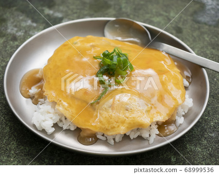 Outdoor rice and mountain rice cooked in mountains and camping [Chukadon and Tianjin rice] 68999536