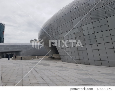 Dongdaemun. Shopping mall. Park. Landmark Dongdaemun. Shopping mall. Park. Landmark 69000760