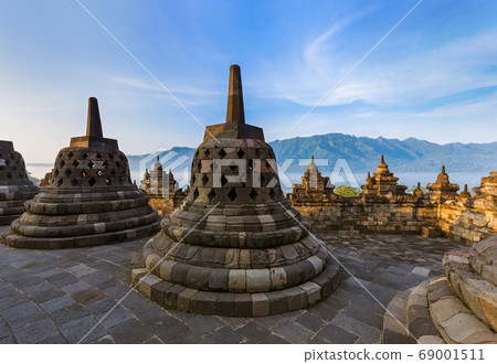 Borobudur Buddist Temple - island Java Indonesia 69001511
