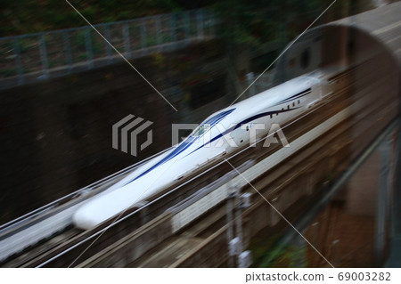Linear Chuo Shinkansen L0 improved test car Linear Chuo Shinkansen L0 improved test car 69003282