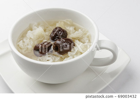 Tremella and Red Date Soup 69003432