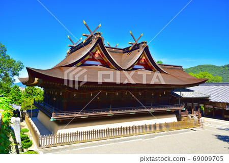 [Bi Chugoku Ichinomiya]岡山縣岡山市北區基比圖神社，晴朗的夏日天空和國寶神社 69009705