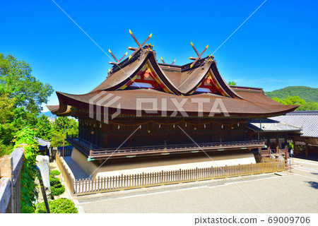 [Bi Chugoku Ichinomiya]岡山縣岡山市北區基比圖神社，湛藍的天空和國寶殿 69009706