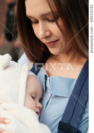 mom and baby mom and baby 69010292