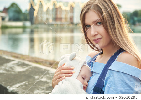 mom and baby mom and baby 69010295