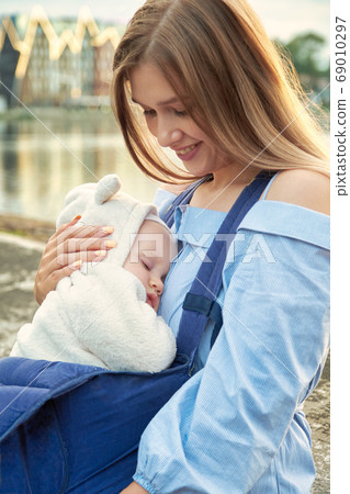 mom and baby mom and baby 69010297