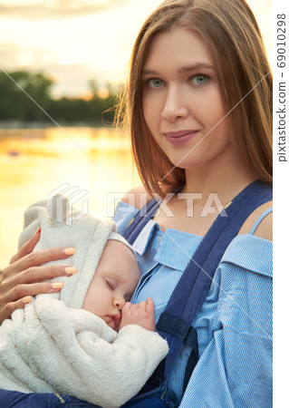 mom and baby mom and baby 69010298