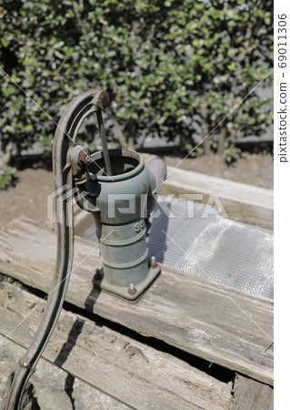 A well in an old folk house A well in an old folk house 69011306