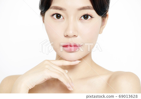 Beauty, young woman 69013628