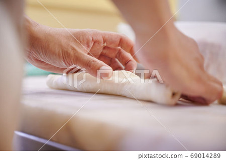 Preparation of bakery Preparation of bakery 69014289