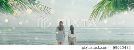 web banner abstract blur woman and friend stand and see to the sea web banner abstract blur woman and friend stand and see to the sea 69015483