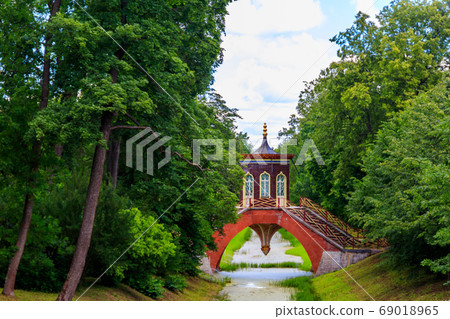 Cross bridge with gazebo in chinese style Cross bridge with gazebo in chinese style 69018965