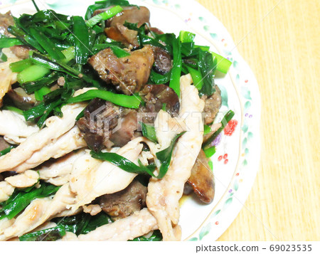 Stir-fried with vanilla and cucumber Stir-fried with vanilla and cucumber 69023535