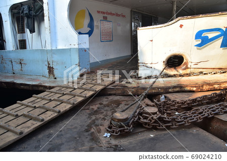 A long-distance ship at Dhaka Shodorut in Bangladesh Retro hull and cabin A long-distance ship at Dhaka Shodorut in Bangladesh Retro hull and cabin 69024210