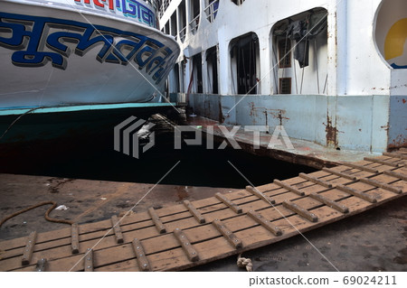 A long-distance ship at Dhaka Shodorut in Bangladesh Retro hull and cabin A long-distance ship at Dhaka Shodorut in Bangladesh Retro hull and cabin 69024211