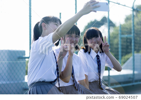 Rooftop junior high school students Rooftop junior high school students 69024507