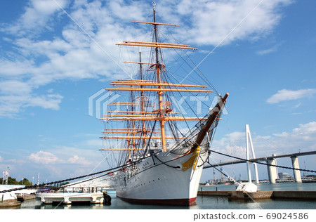 浮在富山灣的海女海王丸 浮在富山灣的海女海王丸 69024586