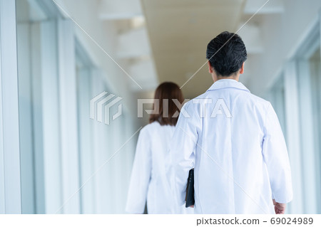 醫生,醫務工作者,女商人 醫生,醫務工作者,女商人 69024989