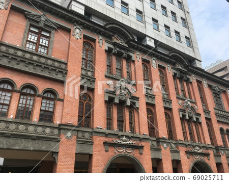 Taiwan's early red brick building Dadaocheng old house Baroque architecture Baoan Street Taiwan's early red brick building Dadaocheng old house Baroque architecture Baoan Street 69025711