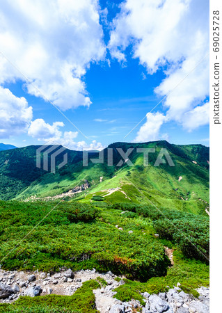 Kenashi山,Gakfu山和Tsunabe山的風景。 Kenashi山,Gakfu山和Tsunabe山的風景。 69025728