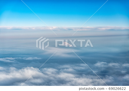 bird eye view of fuji mountain. bird eye view of fuji mountain. 69026622