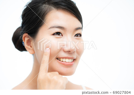 Beauty image female face Beauty image female face 69027804