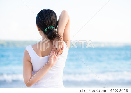 Female health image sea background Female health image sea background 69028438