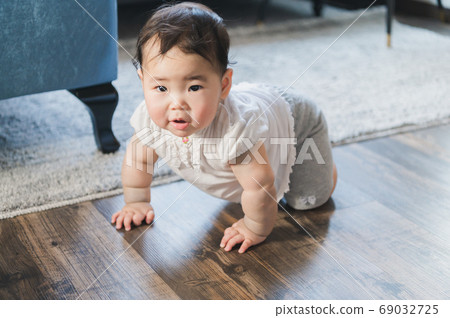 Yes baby in the room 69032725