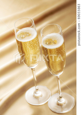 Celebrate a special day or anniversary with champagne 69033863