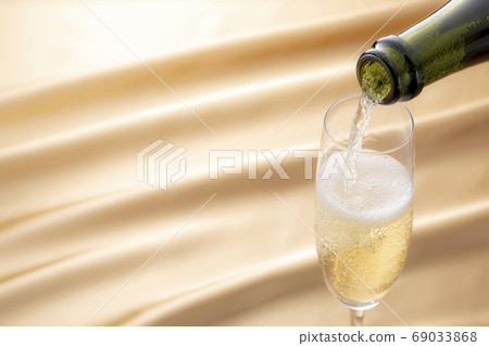 Celebrate a special day or anniversary with champagne Celebrate a special day or anniversary with champagne 69033868