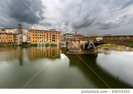 Ponte Santa Trinita Bridge and Arno River - Florence Tuscany Italy Ponte Santa Trinita Bridge and Arno River - Florence Tuscany Italy 69034283