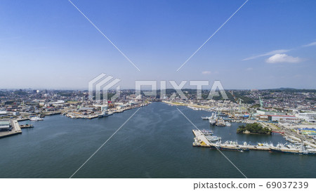 《Miyagi Prefecture》 Aerial view of Shiogama cityscape 69037239