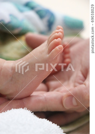 新生兒足部大小，0個月，3週 69038029