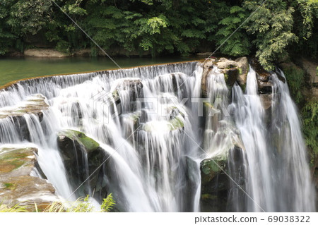 Overlooking Niagara Falls in Taiwan enough 69038322