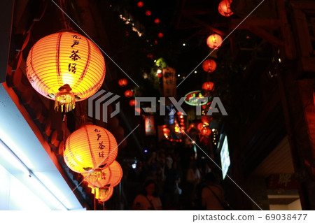 Beautiful night lanterns in Jiufen, Taiwan Beautiful night lanterns in Jiufen, Taiwan 69038477