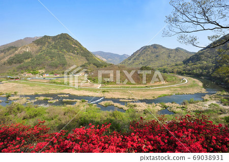 俯瞰西金河的古達村 俯瞰西金河的古達村 69038931