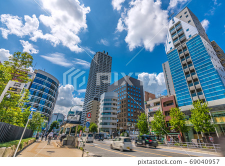 欣賞Suitenguumae站和塔樓公寓“ Rigare Nihonbashi Ningyocho”的日本東京城市景觀 69040957