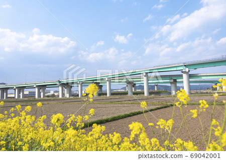 Viaduct on highway 69042001