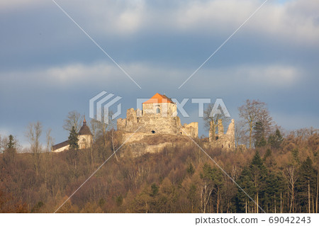 Potstejn ruins in Eastern Bohemia, Czech Republic Potstejn ruins in Eastern Bohemia, Czech Republic 69042243