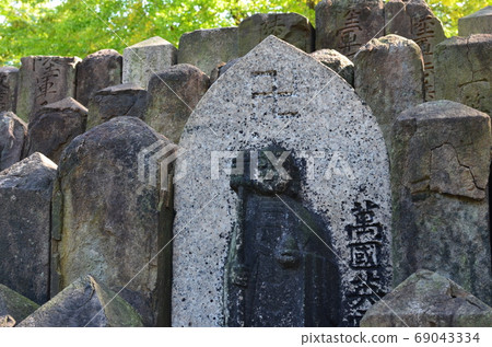 Military cemetery 69043334