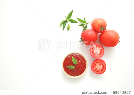 Bowl of ketchup or tomatoes sauce with ingredients 69043807